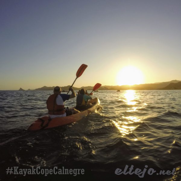 Kayak al atardecer 🛶🌅 Noche de Luna Llena 🌕 Cabo Cope